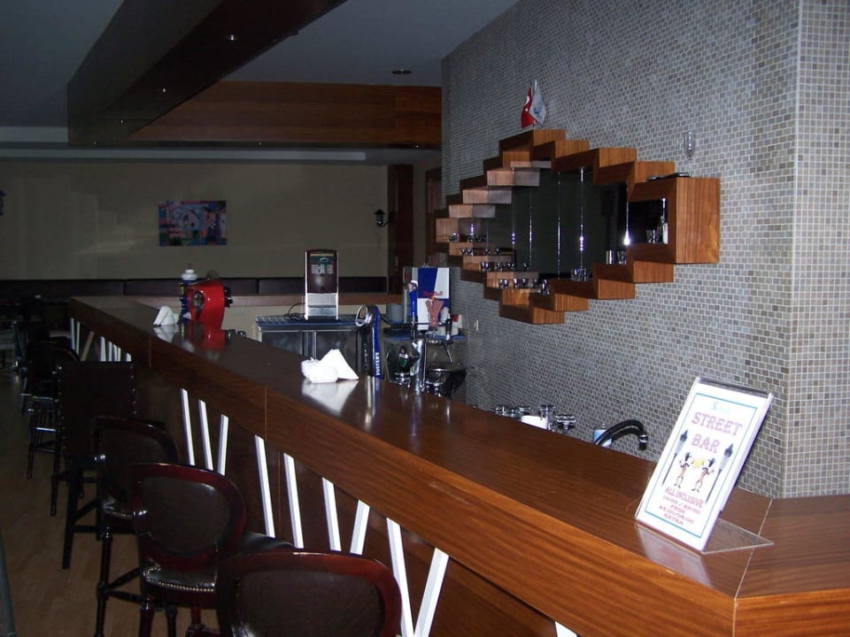 Streetbar Seaden Sea World Resort & Spa