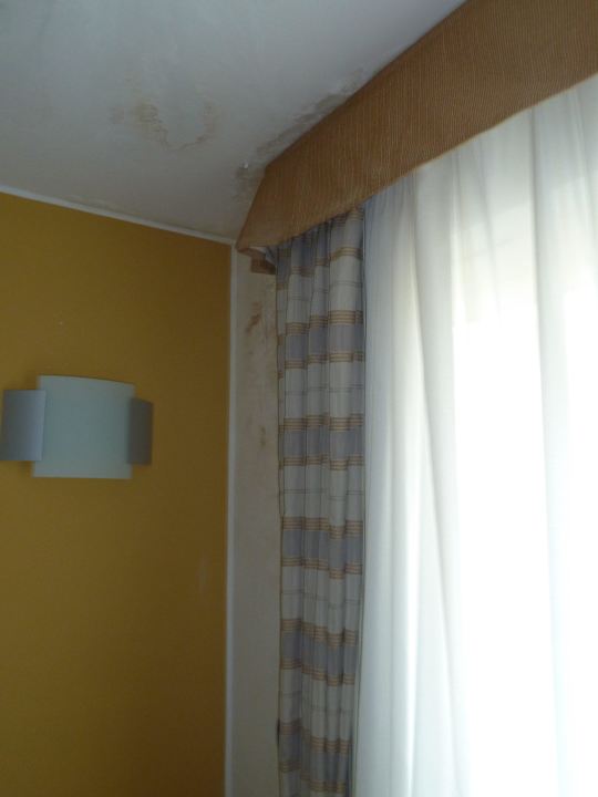 Verdreckte Gardienen  Apartment Resort Marina Degli Aregai Santo Stefano al Mare