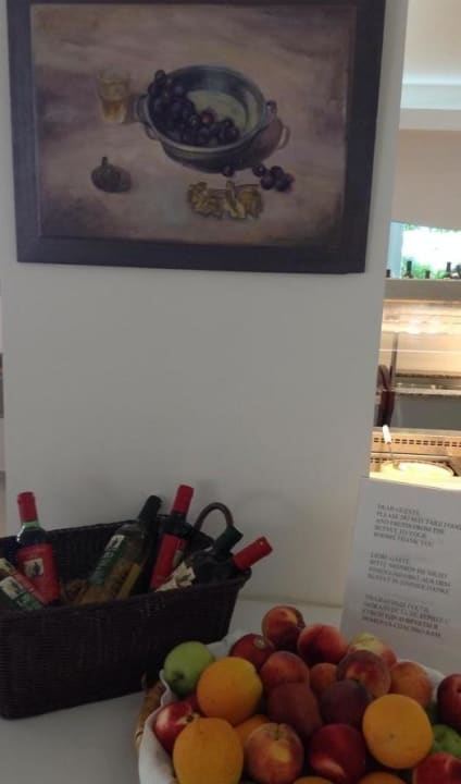 Obstteller kurz vor dem grossen Ansturm HARPIN Happy Days Beach Hotel