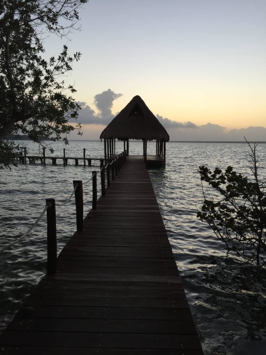 Steg im Morgengrauen Rancho Encantado Eco Resort & Spa