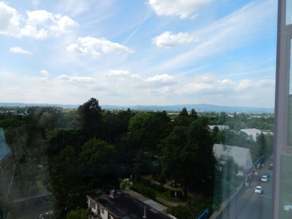 Ausblick aus dem 7. Stock Essential by Dorint Frankfurt-Niederrad