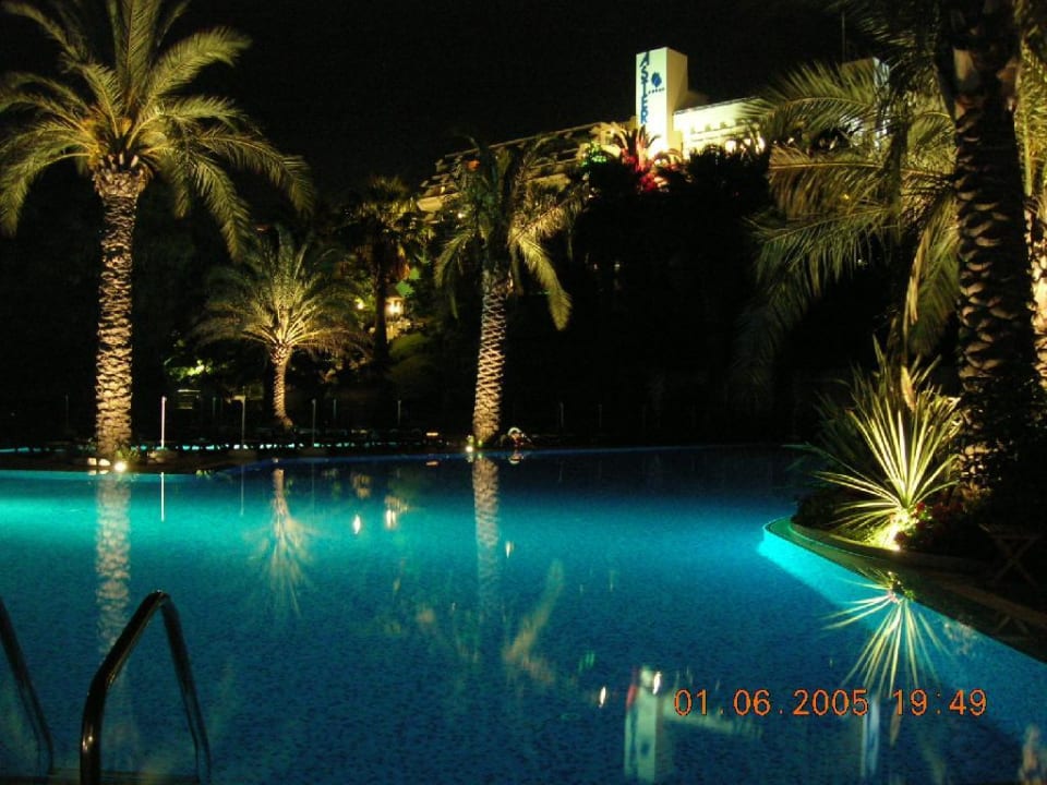 Außenpool bei Nacht Side Star Elegance