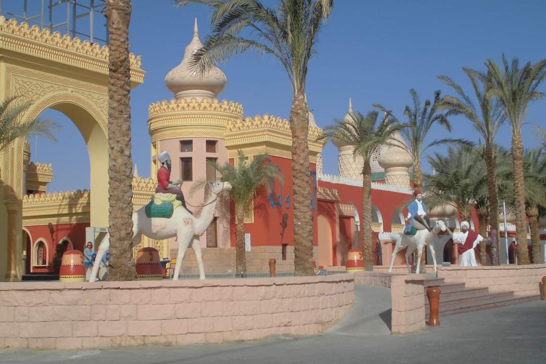 Hotel- Eingang Pickalbatros Alf Leila Wa Leila Resort - Neverland Hurghada