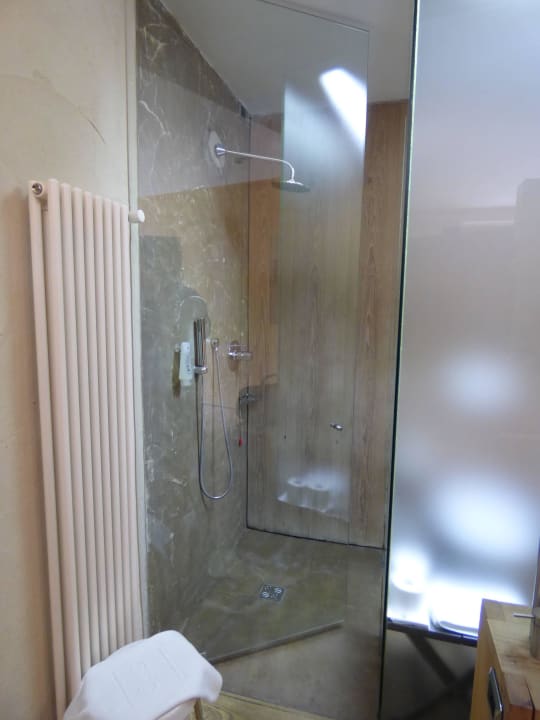 Dusche Ambienthotel PrimaLuna