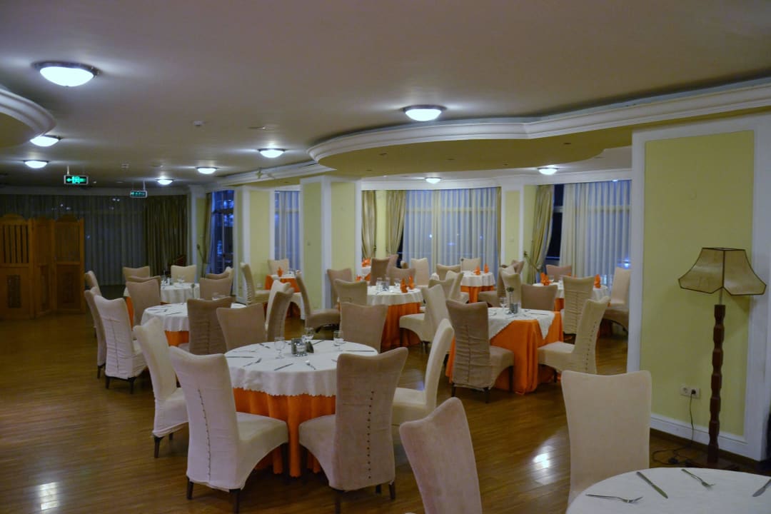 Speisesaal in der 2. Etage Debre Damo Hotel