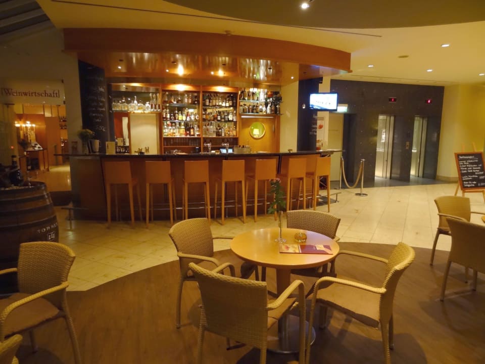 Hotelbar am Abend Hotel Baltic Stralsund