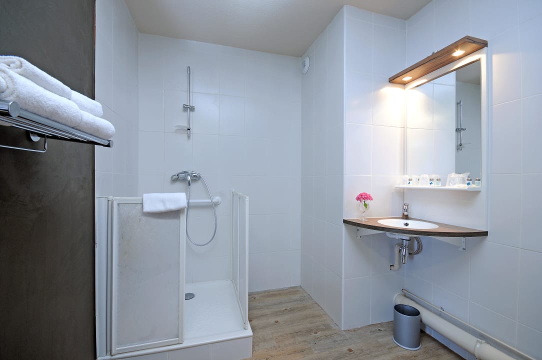 Salle de bain Kyriad Hotel Lyon Centre Croix Rousse