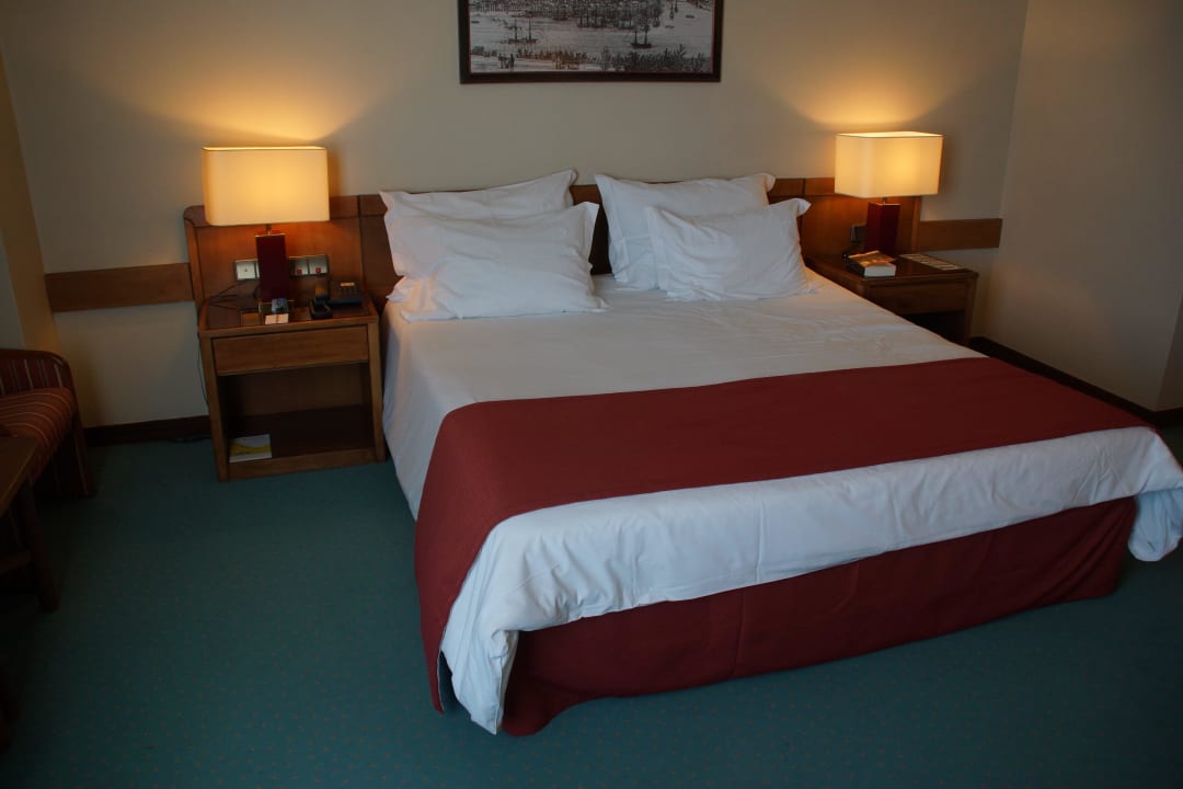 Suite Schlafraum 16. Stock Hotel Dom Henrique - Downtown