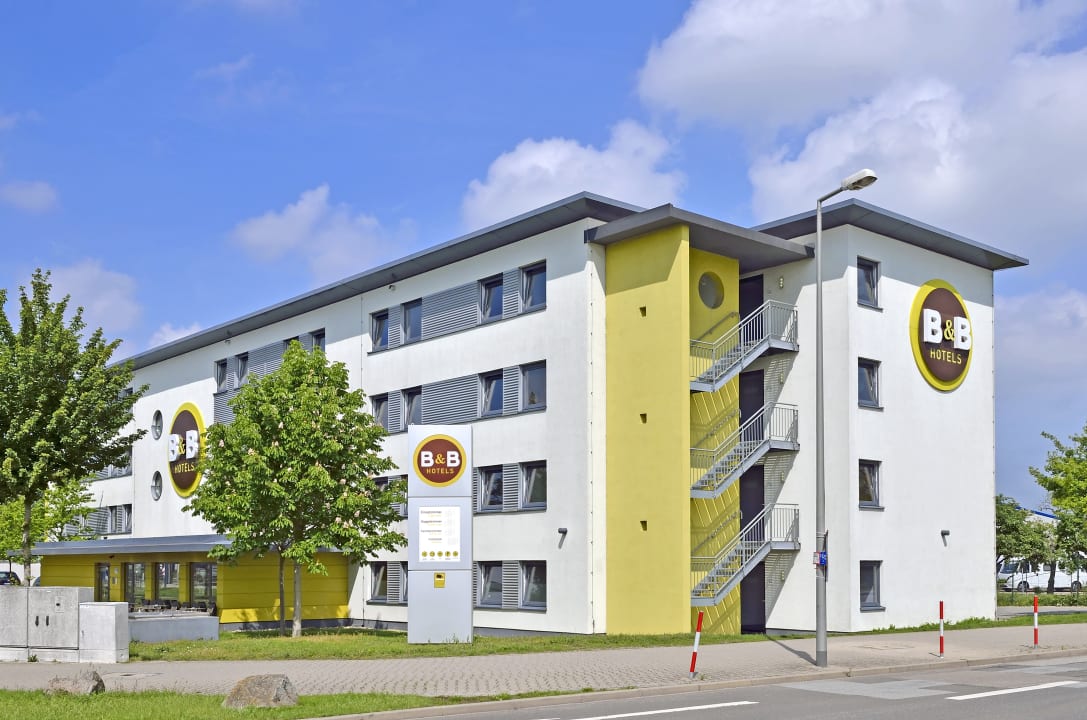 Außenansicht B&B HOTEL Mannheim-Neuostheim