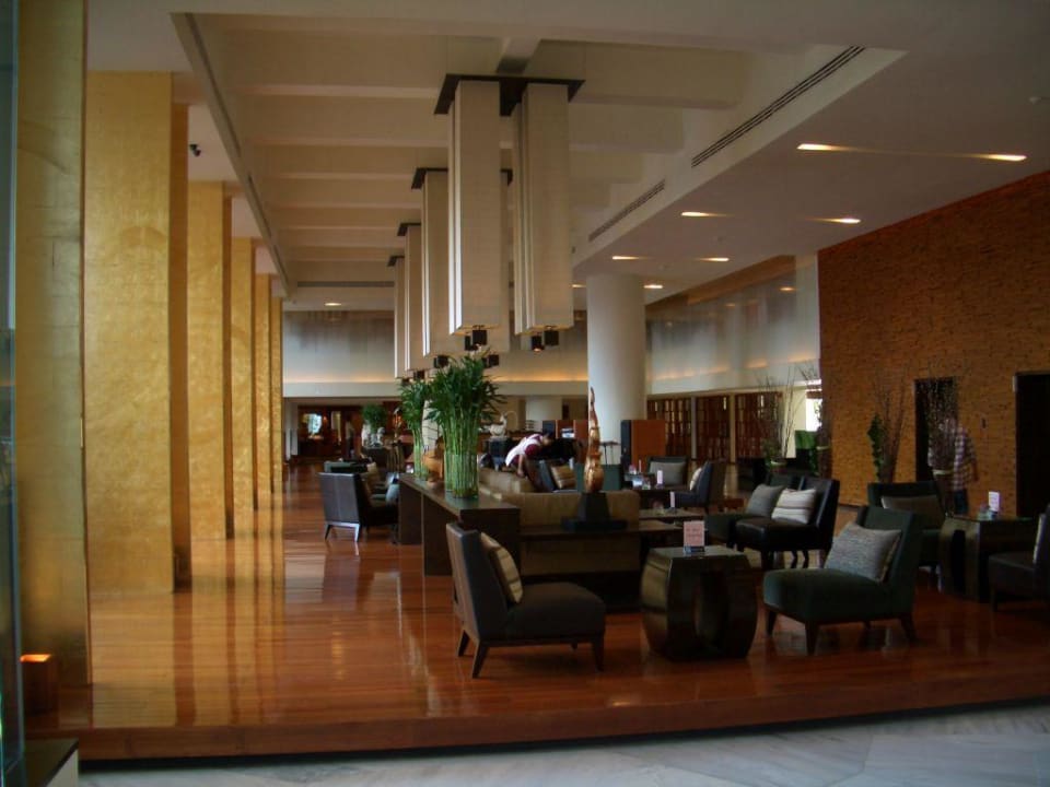 Café im Foyer Ramada Plaza by Wyndham Bangkok Menam Riverside