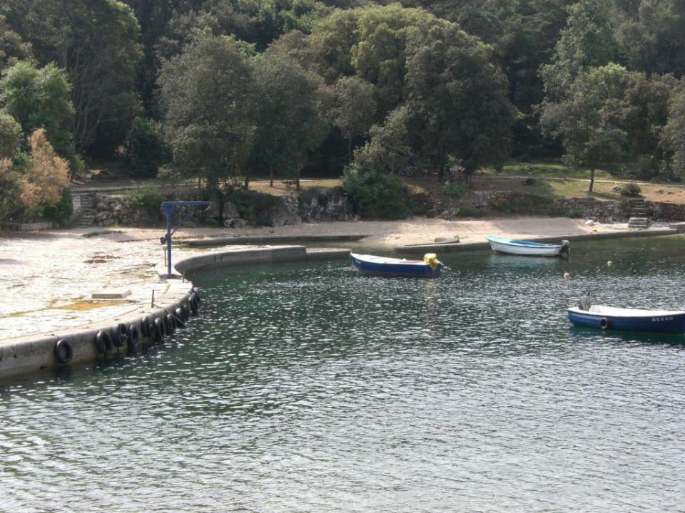 Angelegte Bucht am Hotel, langsam zerfallend Eden Hotel by Maistra Collection