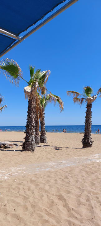 Strand Club Grand Side