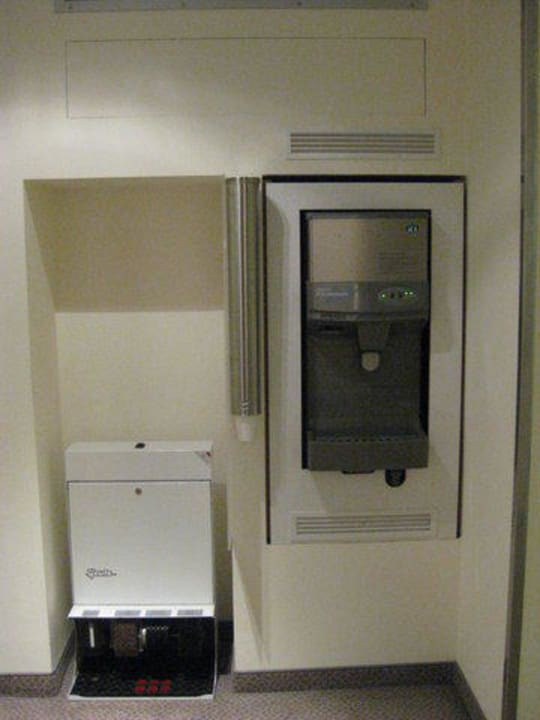 Wasserspender am Gang Sheraton Carlton Hotel Nürnberg