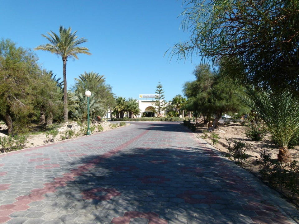 Zufahrt zur Hotelanlage Iberostar Waves Mehari Djerba