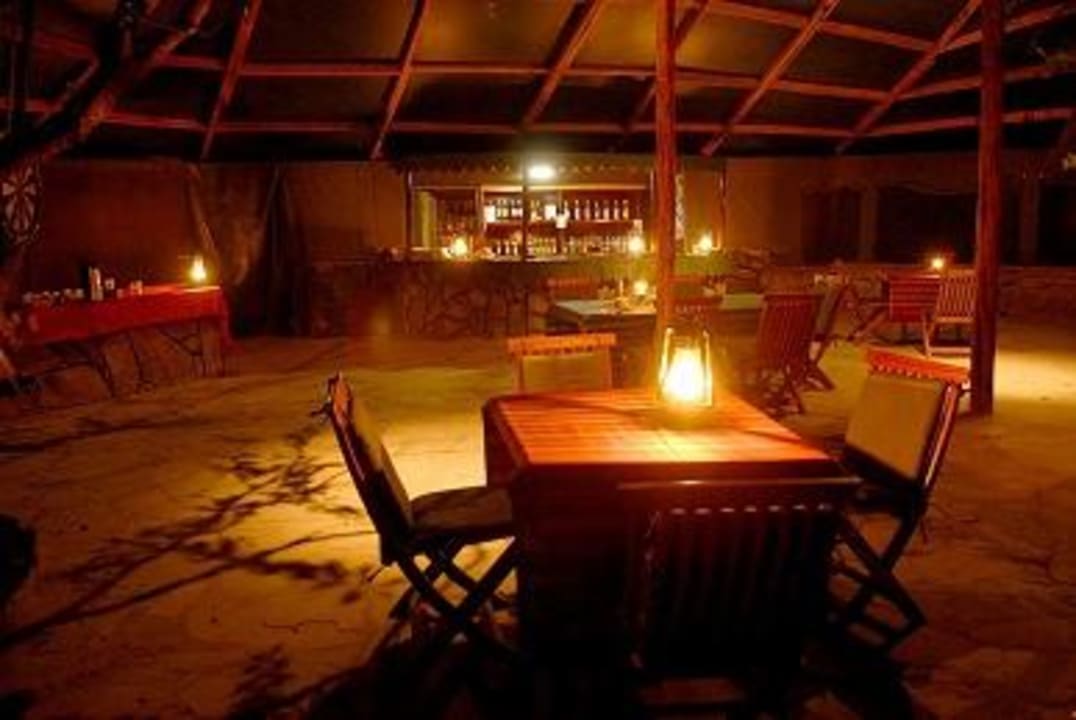 Abendstimmung im Restaurant Aruba-Mara Camp