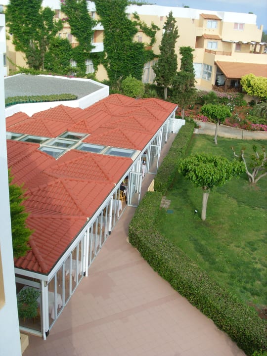 Frühstück und Abendessen Anissa Beach & Village