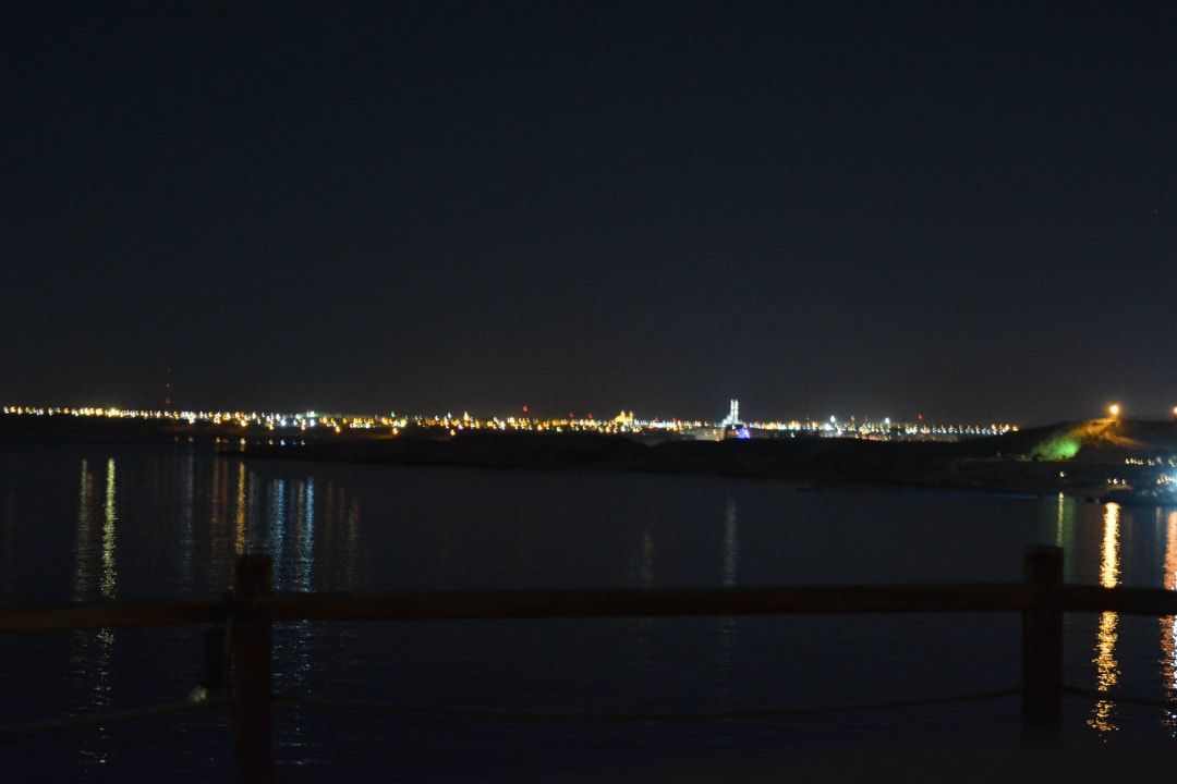 Hotel-Strand bei Nacht Sharm Plaza