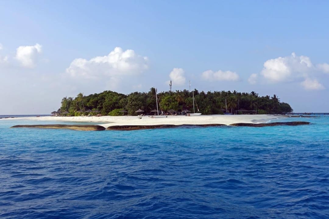 Blick auf die Südseite der Insel NH Collection Maldives Reethi Resort