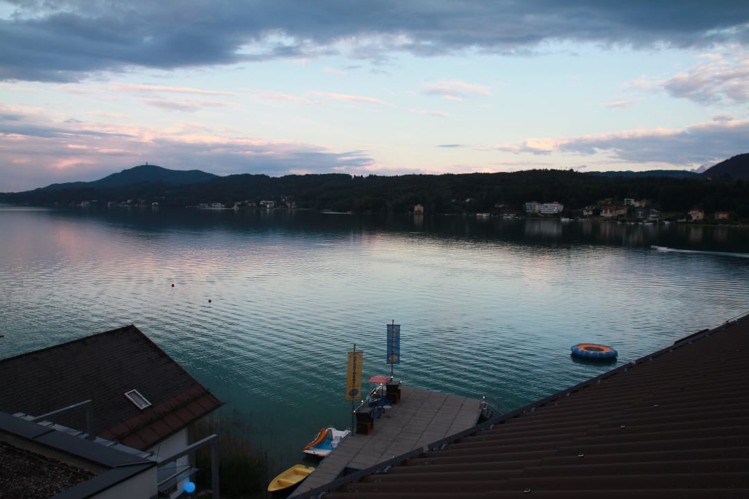 Unser Blick auf denn Wörthersee aus Zimmer 13 Barry-Memle