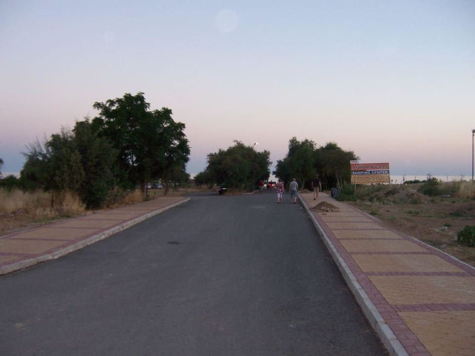 Weg zum Strand Grand Seker Hotel
