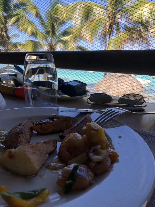 Gastro Le Peninsula Bay Beach Resort & Spa