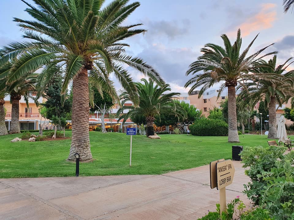 Gartenanlage Anissa Beach & Village