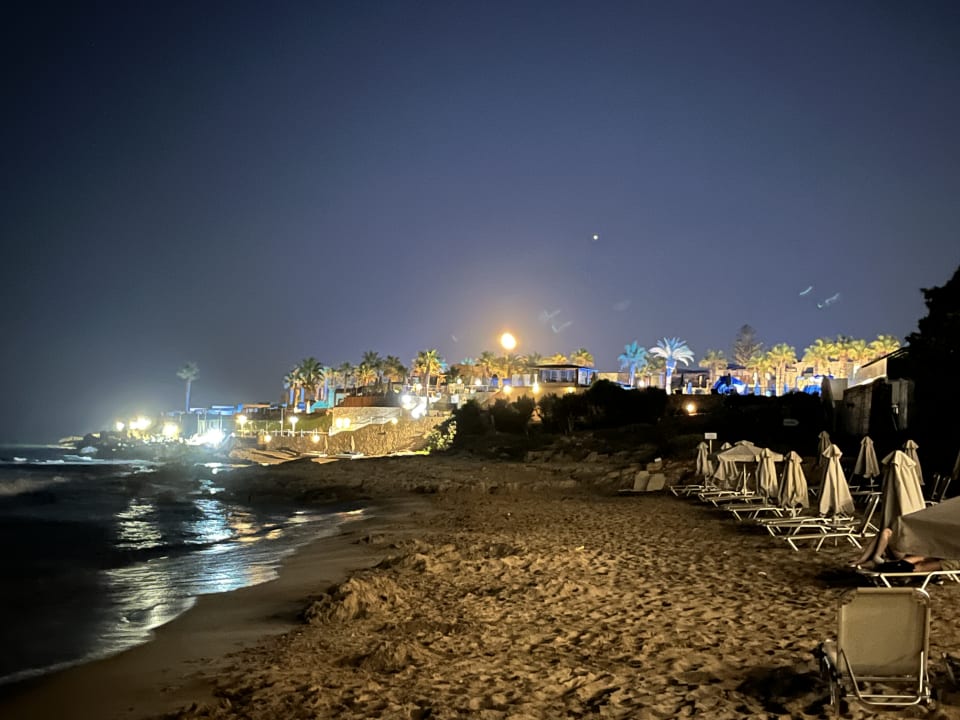 Strand Alexander Beach Hotel & Village Resort