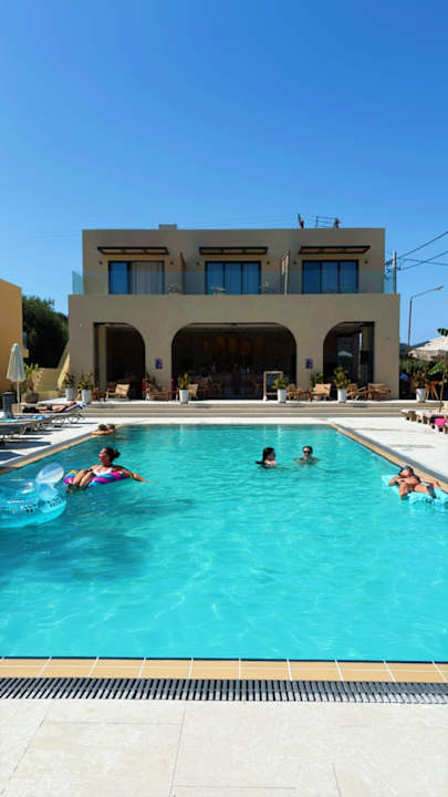 Pool Ekati Mare Lifestyle Resort
