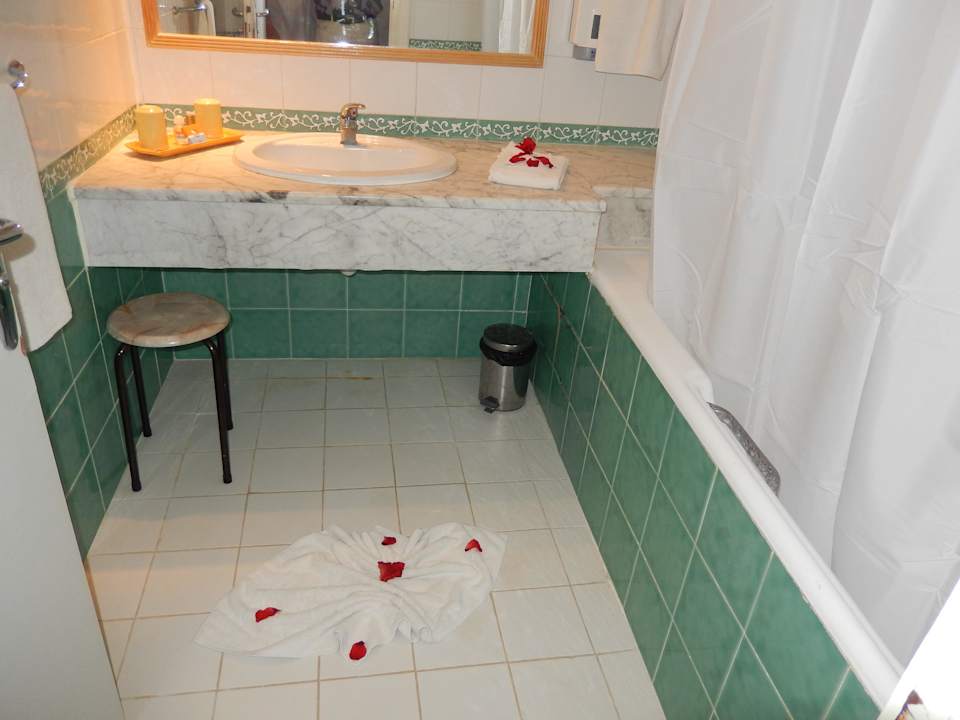 Auch im Bad war geschmückt Hotel Nesrine