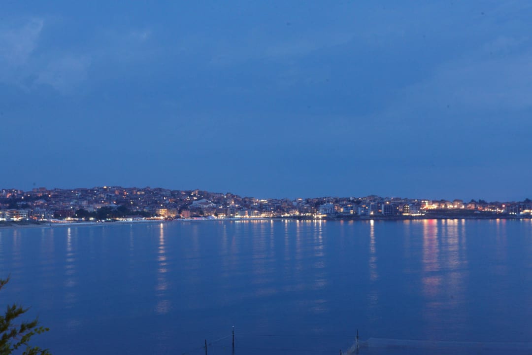 Панорама из отеля Офир - вечернее фото Ofir Luxury Apartments