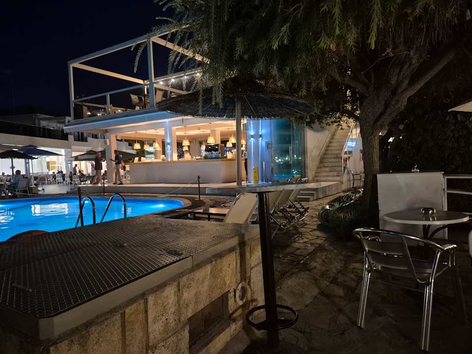 Pool Hotel Chrousso Village