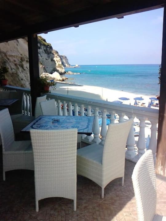 Strandbar mit Blick aufs Meer Aldiana Club Rocca Nettuno Calabria