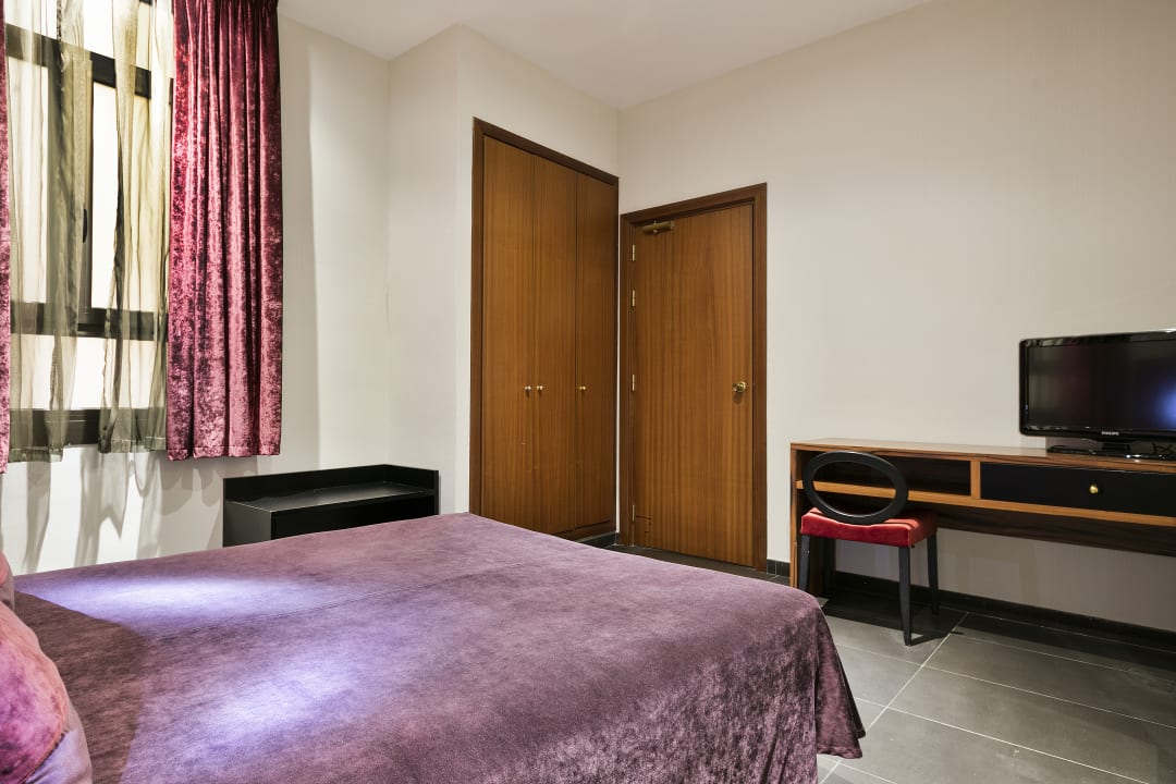 Zimmer Hotel California