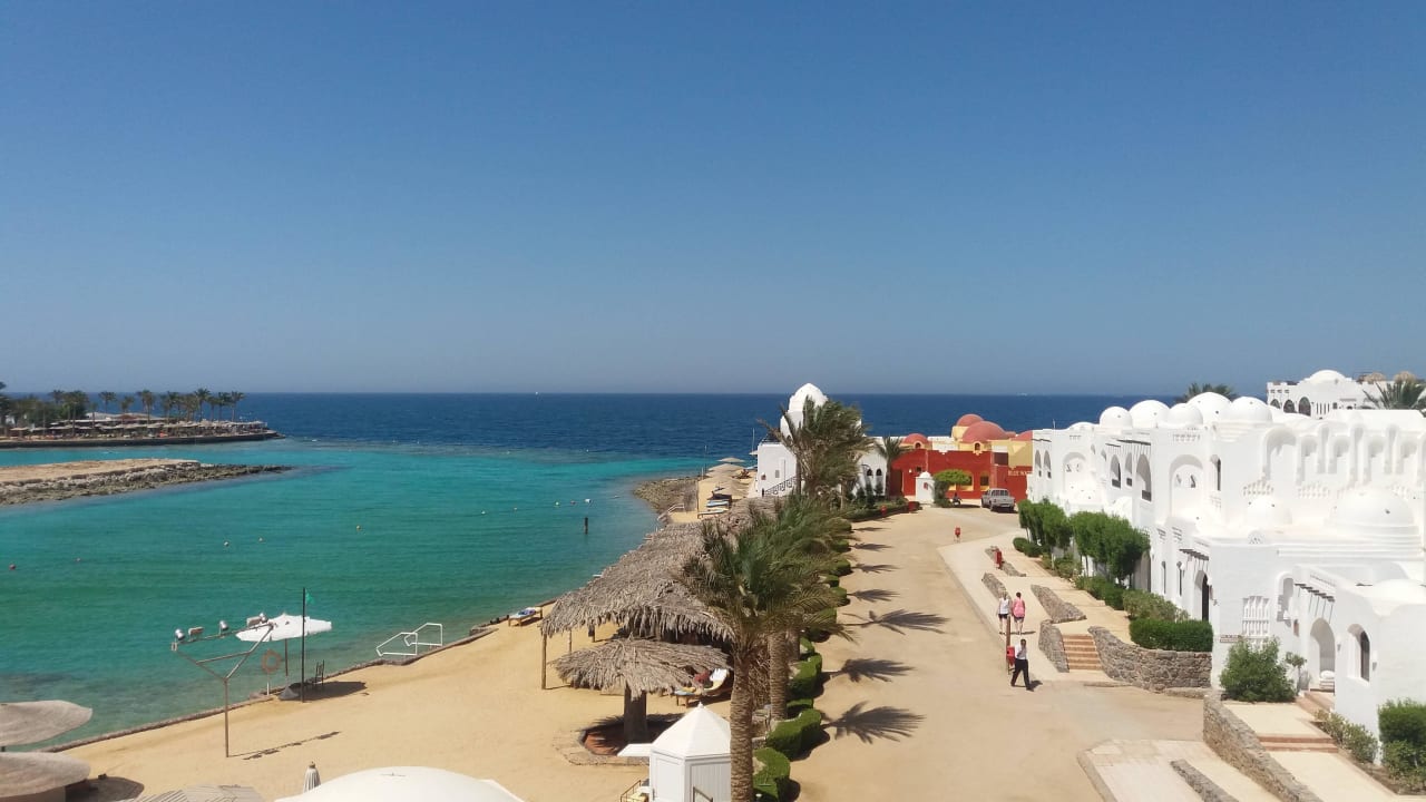Ein Blick auf die Bucht zum Arabia  Arabella Azur Resort