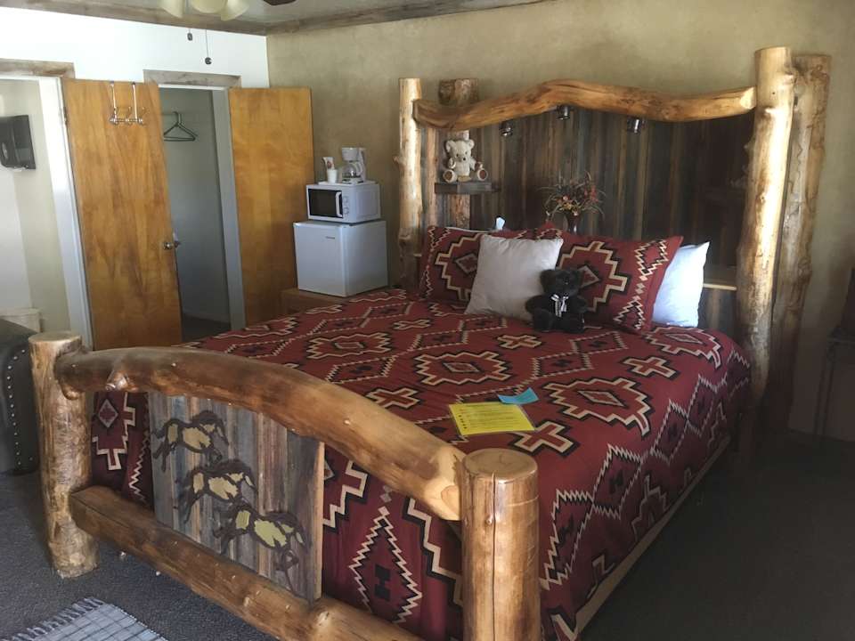 Zimmer Cowboy Country Inn