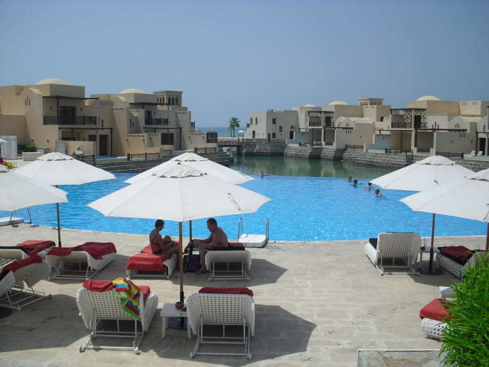 Pool The Cove Rotana Resort