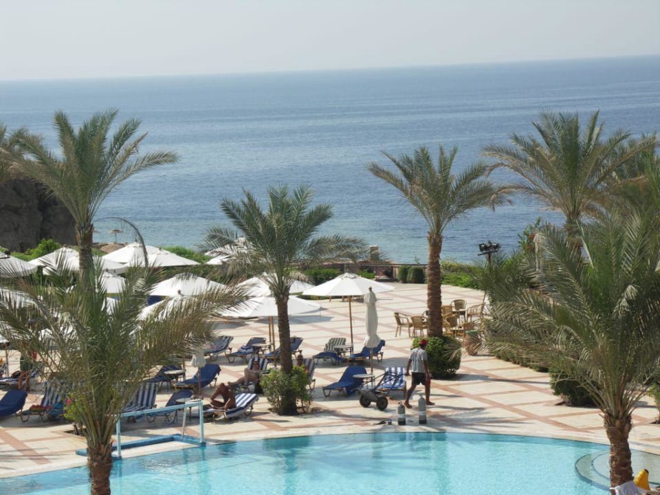 Widok na basen i morze JAZ Fanara Resort