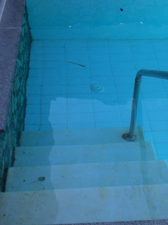 Einstieg zum Privat-Pool Diamond Deluxe Hotel & SPA