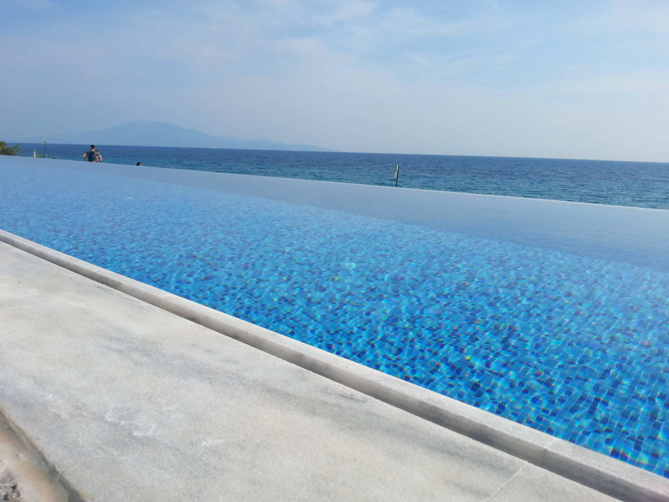 Silent pool AluaSoul Zakynthos - Adults only