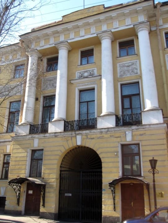 Facade History Hotel at Griboedova