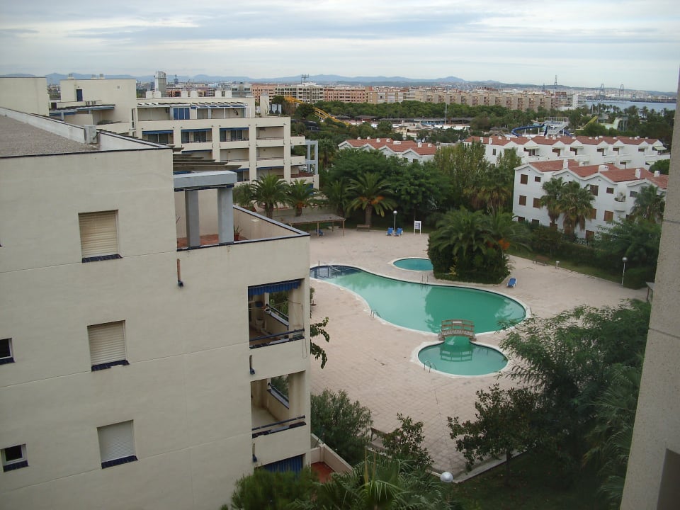 Ein Poolbereich Estival Park Silmar