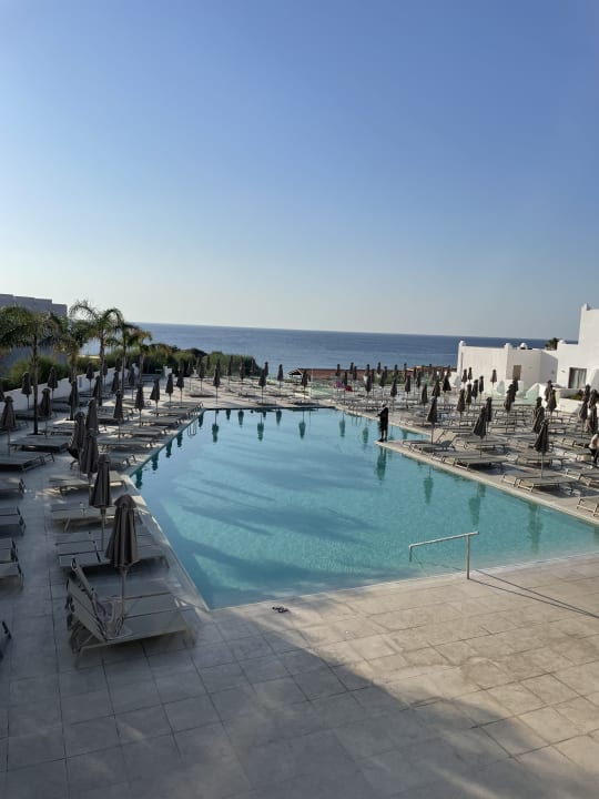 Pool Blue Sea Island