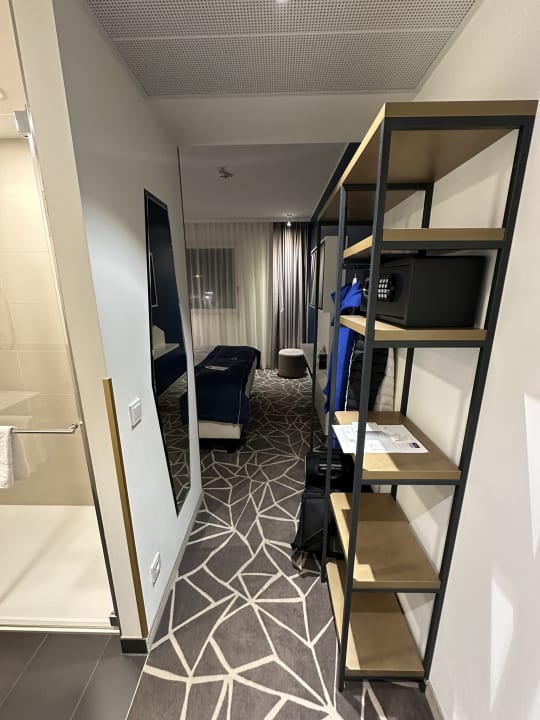 Zimmer Holiday Inn - the niu, Ridge Halle Central Station