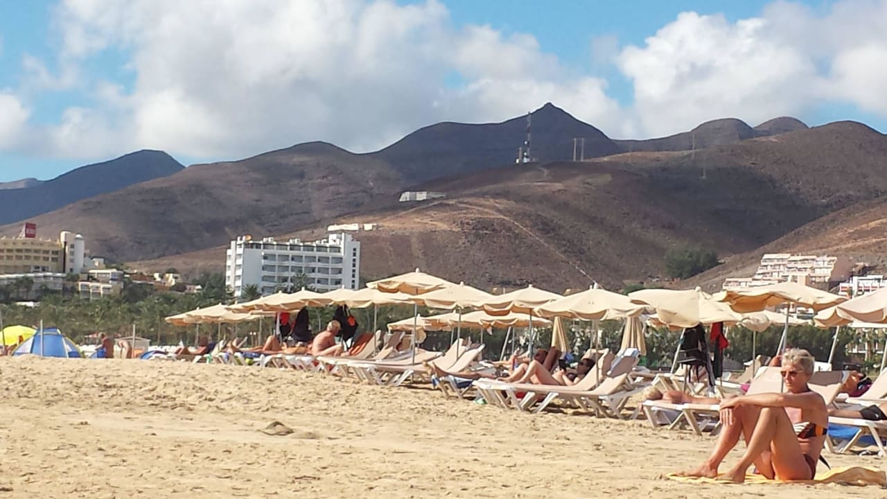 Breiter Strand Nähe Hotel IFA Altamarena by Lopesan Hotels