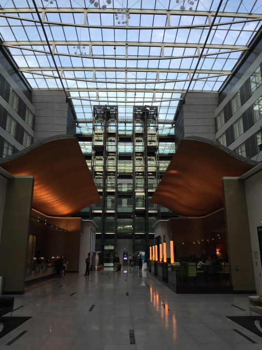 Lobby Hilton Frankfurt Airport