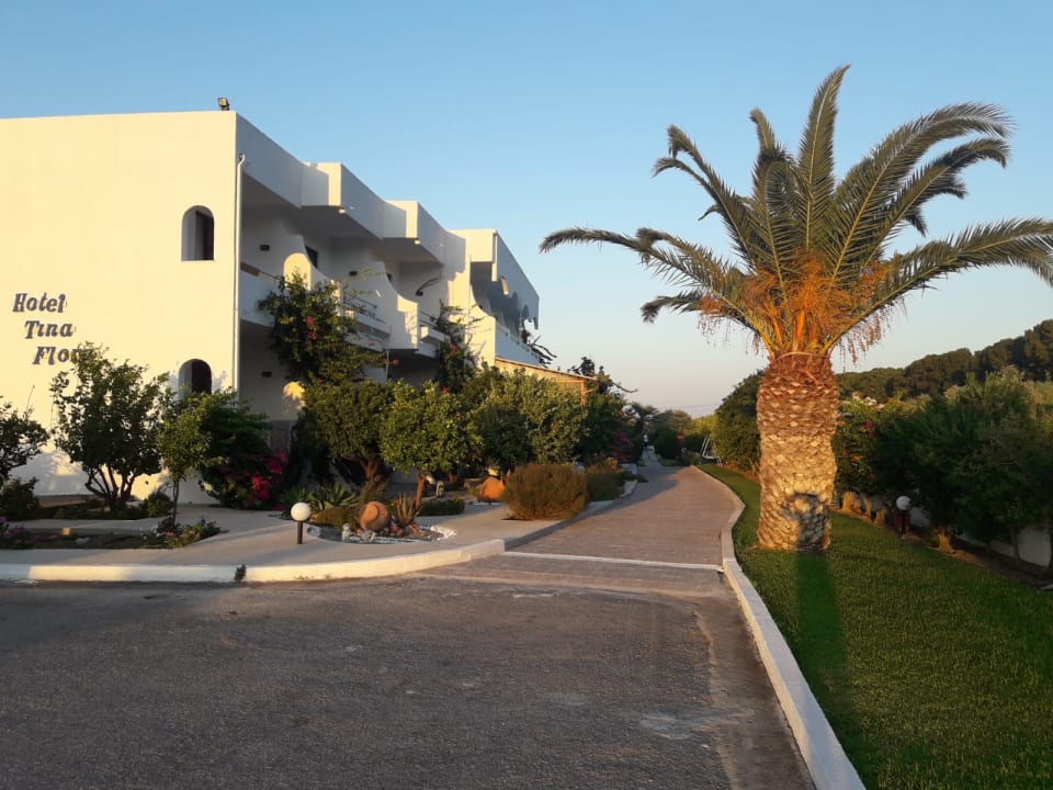 Außenansicht Hotel Tina Flora