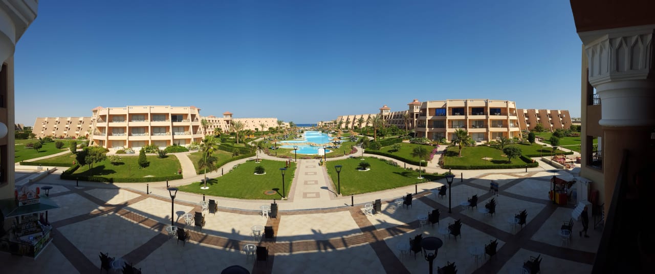 Blick aus dem Hauptgebäude Jasmine Palace Resort & Spa