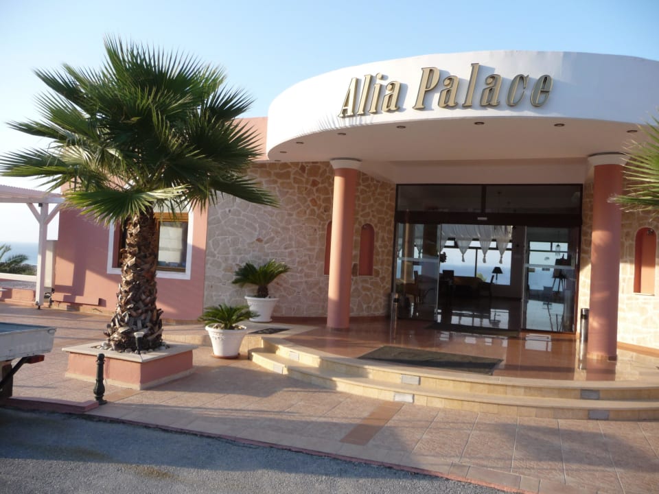 Hotel von außen Alia Palace