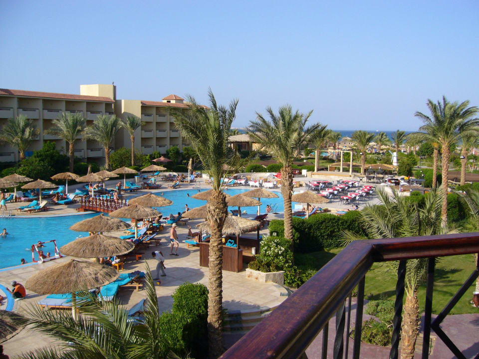 Basen większy Amwaj Beach Club Abu Soma Resort