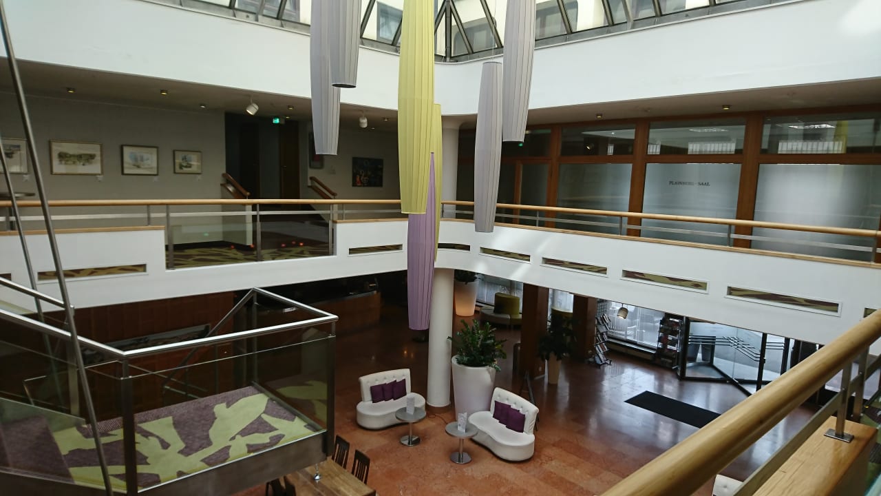 Hotelhalle - Eingangsbereich Dorint City-Hotel Salzburg